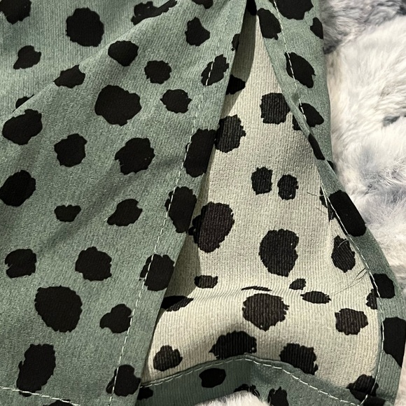 Listicle Green and Black Paper Bag Pants in Dalmatian Print Size Small - Picture 9 of 9